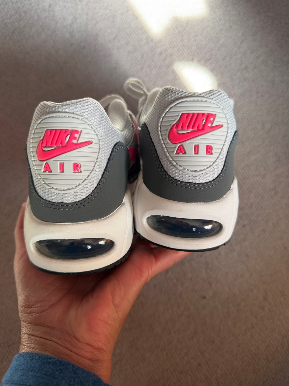 Nike Woman White Sneakers with Pink Accents